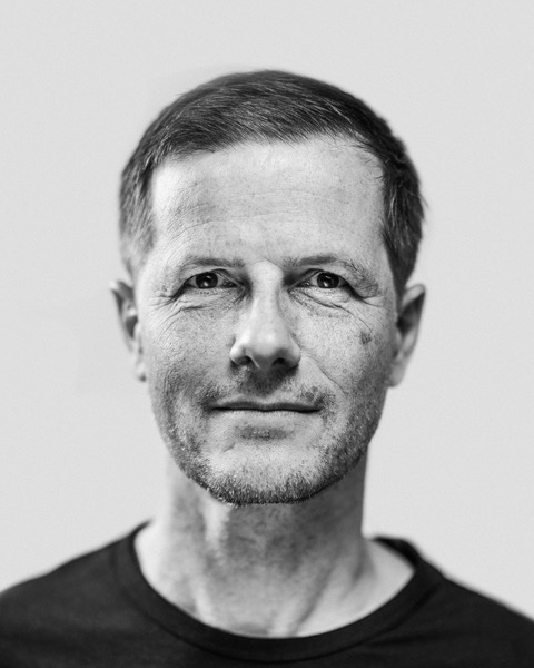 Porträt von Thomas „Qiu“ Hönel, Systemischer Männerberater, Achtsamkeitscoach und MBSR-Lehrer